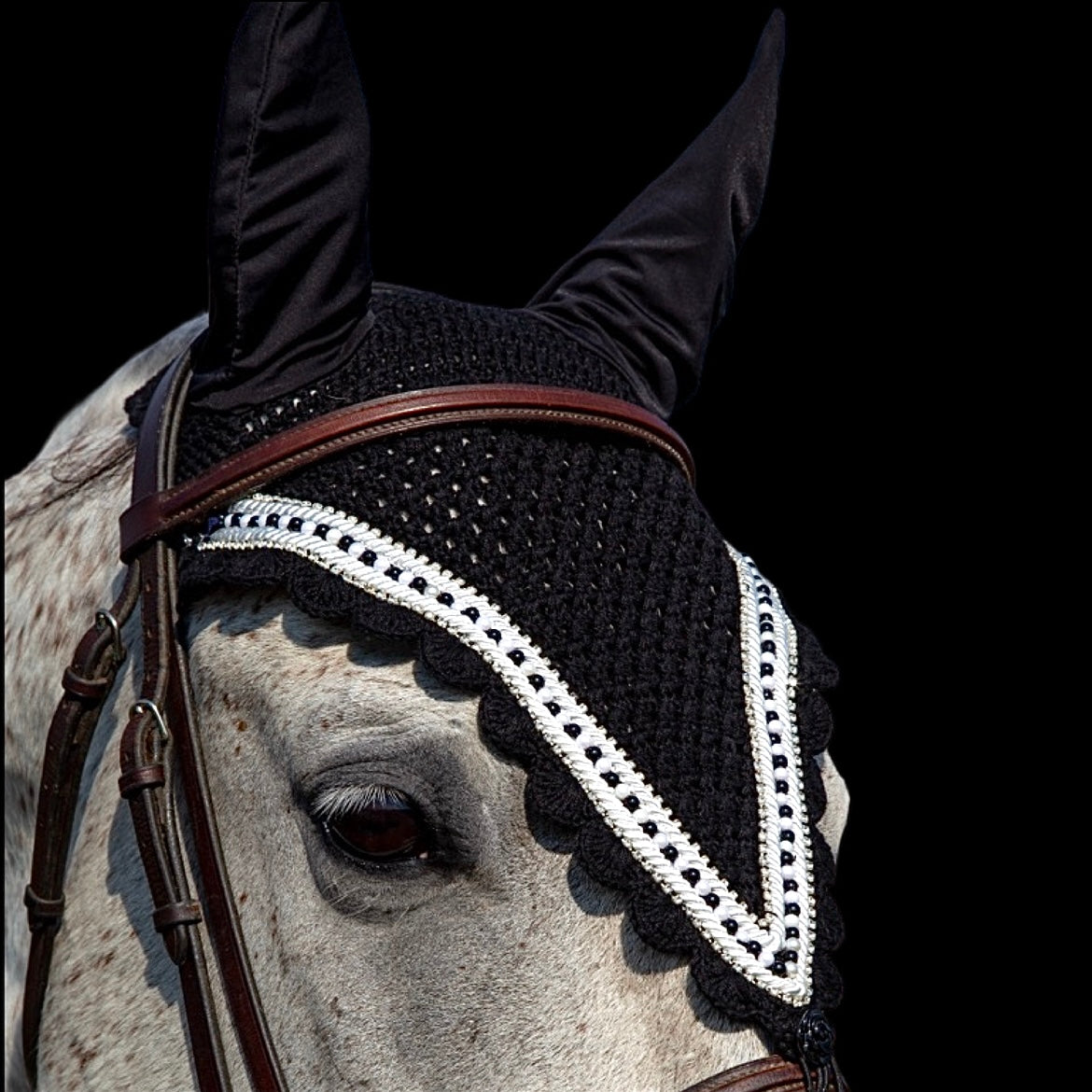 Tiedown Bonnets - Full - Black Base/Black Scallops/1 Black & White Pearls/2 Clear Bling/2 White Piping