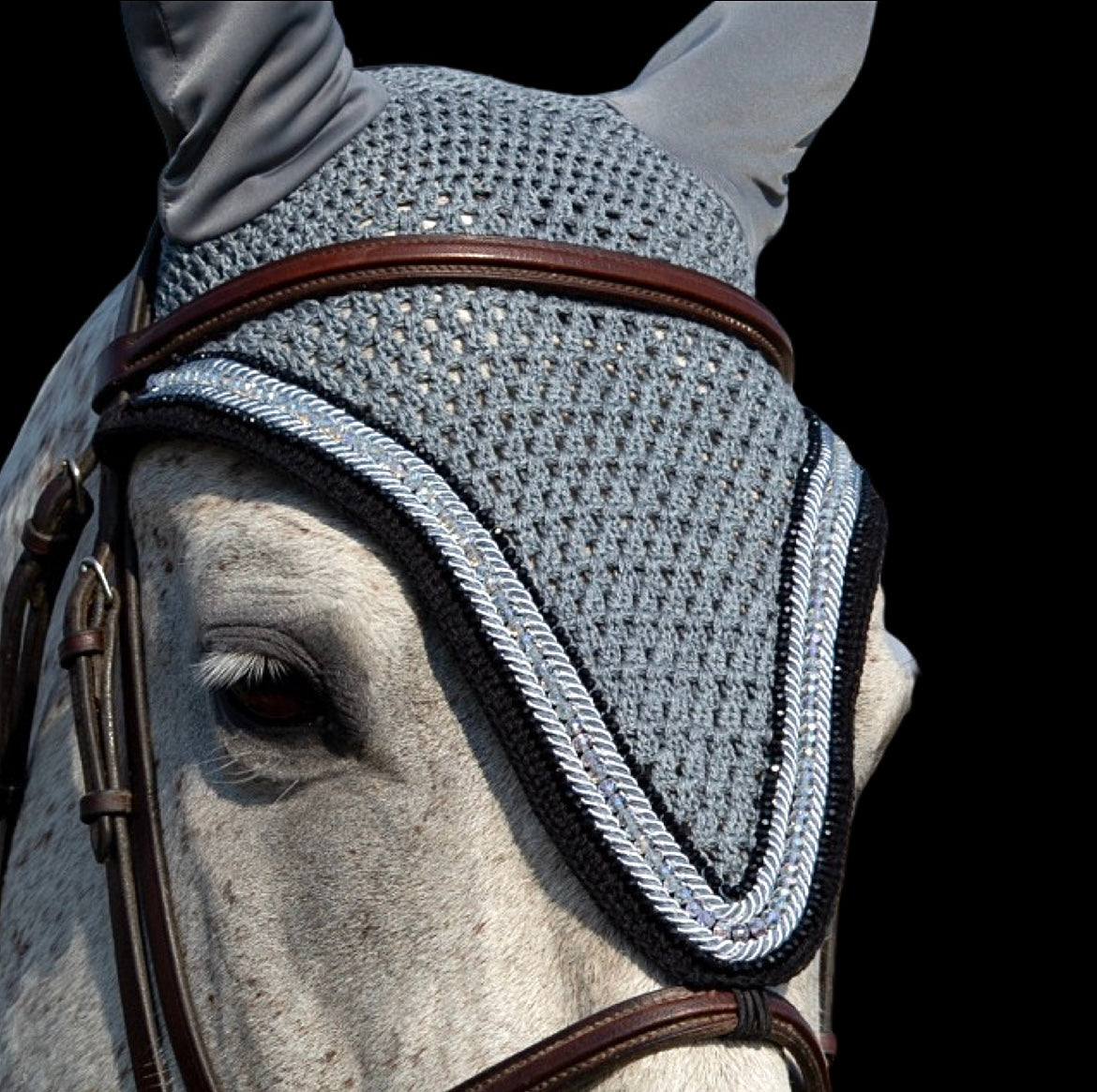 Tiedown Bonnets - Full - Grey Base/Black Straight Edge/1 Black Crystal/1 Silver Crystal/2 Piping