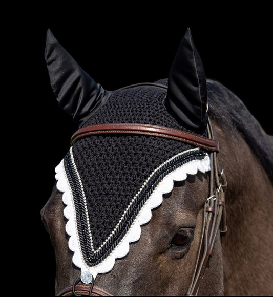 Tiedown Bonnets - Full - Black Base/White Scallops/2 Clear Bling/1 Black Crystal/2 Piping