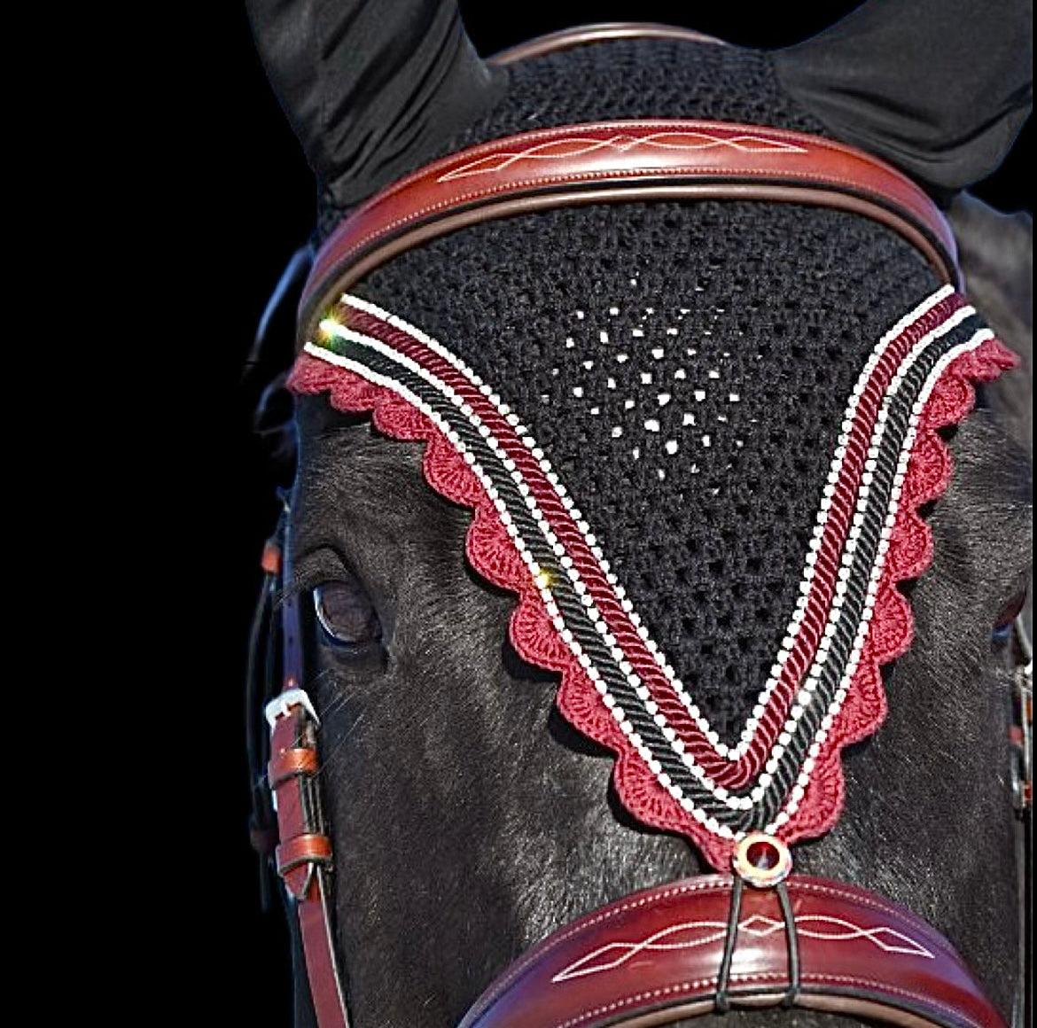 Tiedown Bonnets - Full - Black Base/Burgundy Scallops/3 Clear Bling/Black & Burgundy Piping