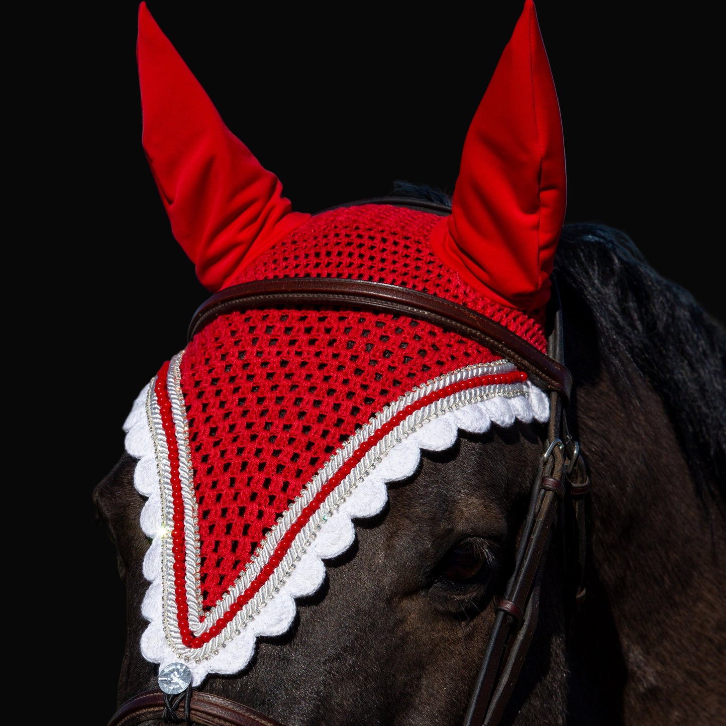 Tiedown Bonnets - Full - Red Base/White Scallops/2 Clear Bling/1 Red Pearl/2 Piping