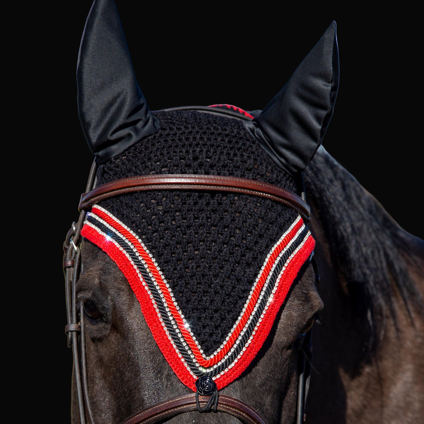 Tiedown Bonnets - Full - Black Base/Red Straight Edge/3 Clear Bling/2 Piping