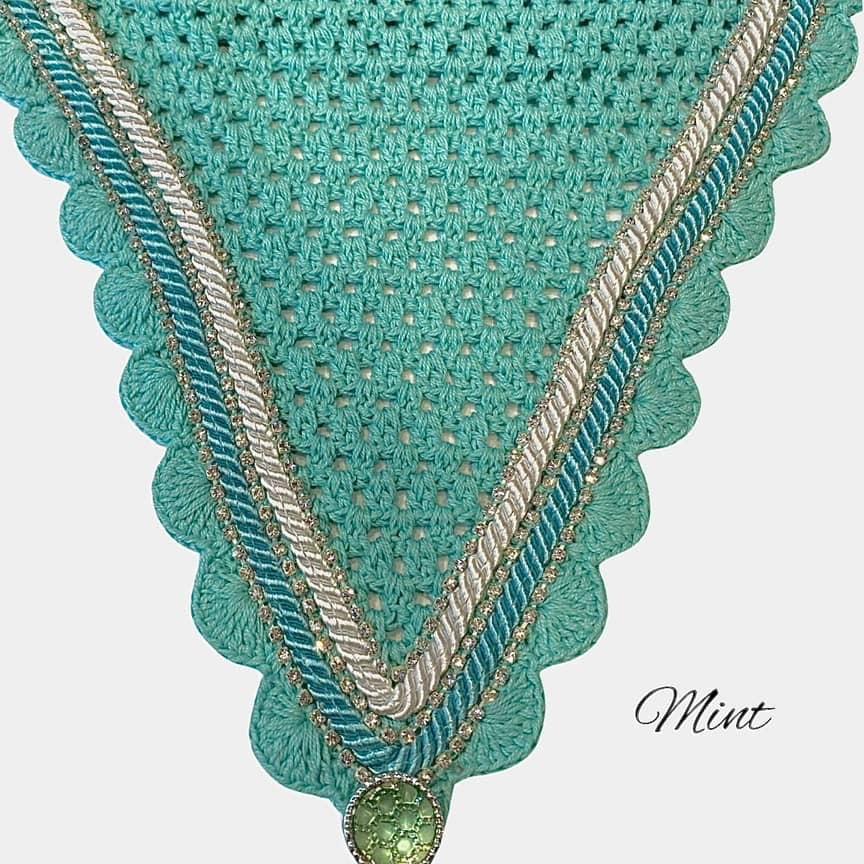 Tiedown Bonnets - Cob - Mint Base/Mint Scallops/3 Clear Bling/Mint & White Piping