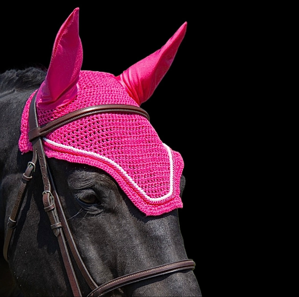 Classic Cut Bonnets - Warmblood - Fuchsia Base/Fuchsia Straight Edge/1 White Row Pearls/1 Fuchsia Piping