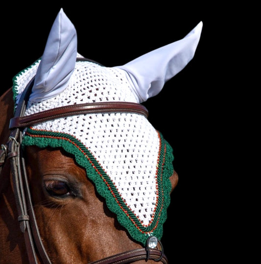Tiedown Bonnets - Cob - White Base/Hunter Green Scallops/2 Red Bling/1 Piping