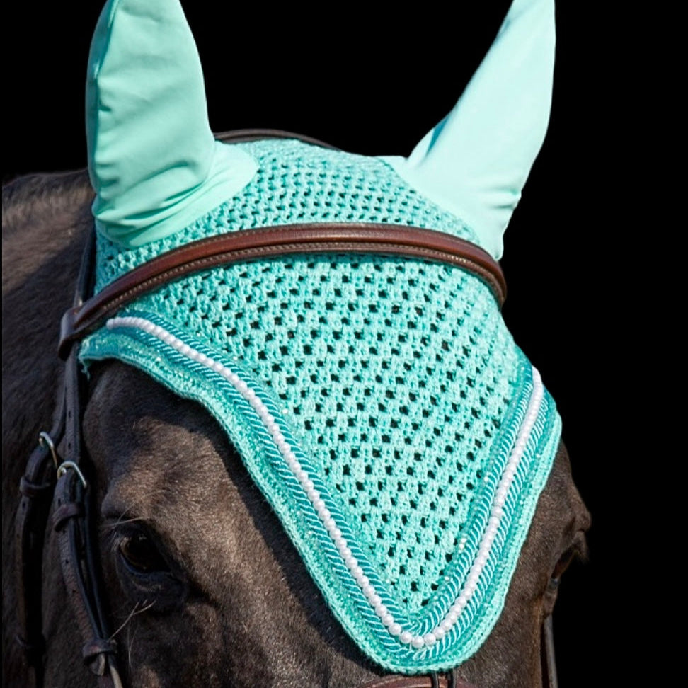 Tiedown Bonnets - Full - Aquamarine Base/Aquamarine Straight Edge/1 White Pearl/2 Aquamarine Crystal/2 Piping