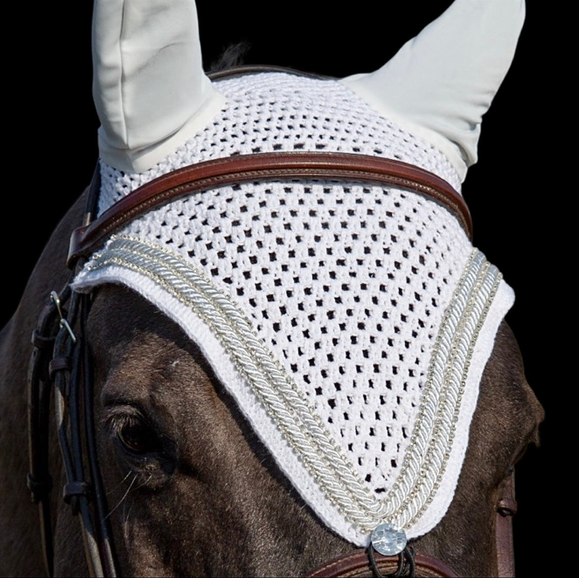 Tiedown Bonnets - Full - White Base/White Straight Edge/3 Clear Bling/2 Piping