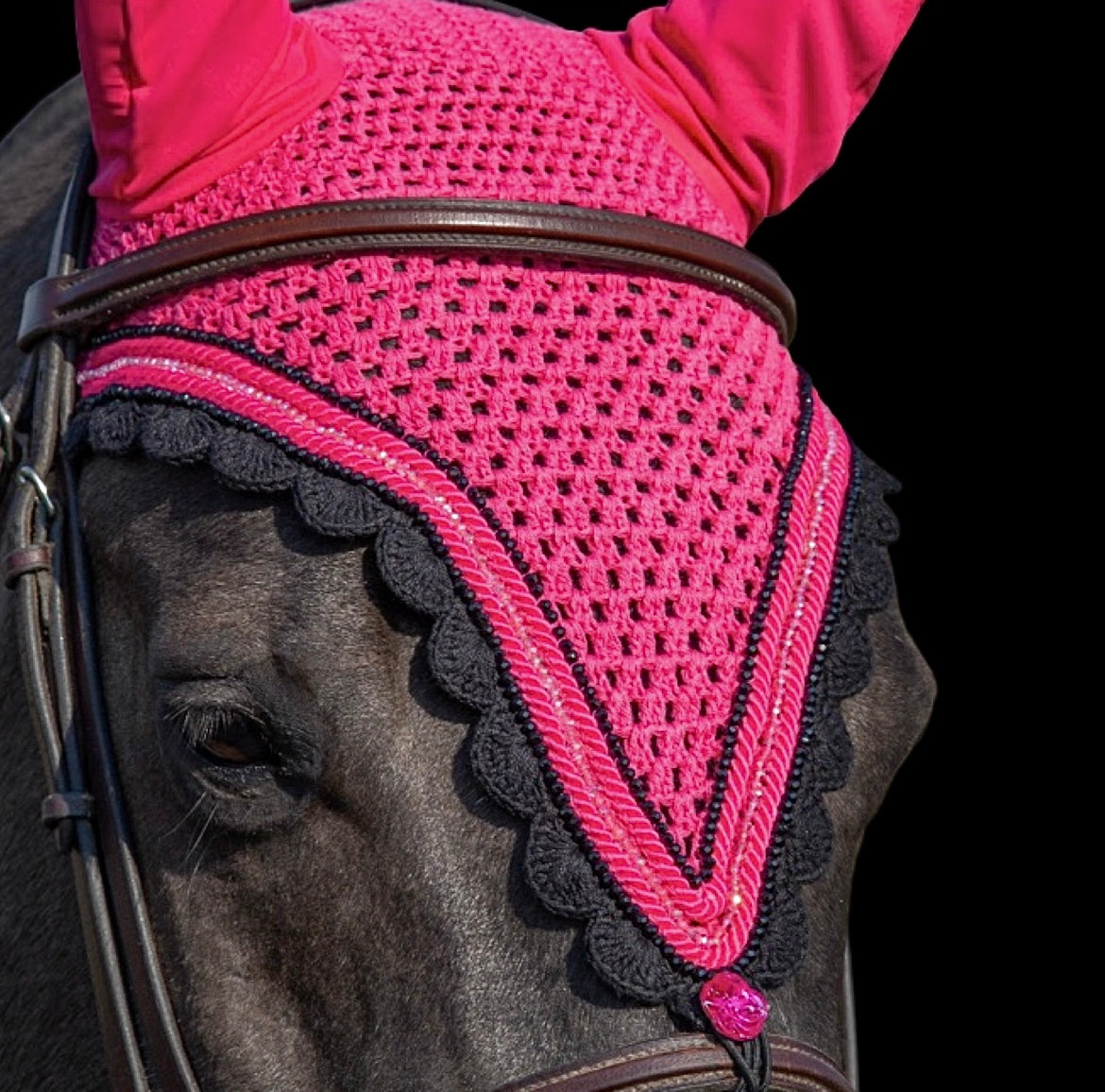 Tiedown Bonnets - Full - Hot Pink Base/Black Scallops/2 Black Crystal/1 Pink Crystal/2 Piping