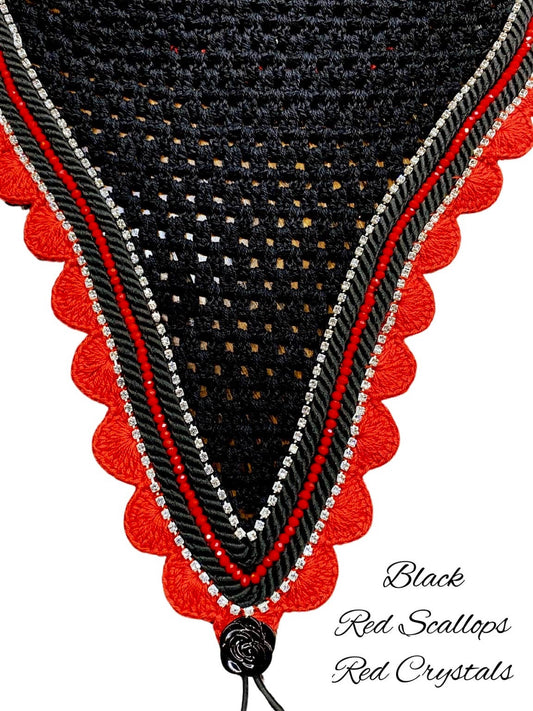 Tiedown Bonnets - Full - Black Base/Red Scallops/1 Red Crystal/2 Clear Bling/2 Black Piping