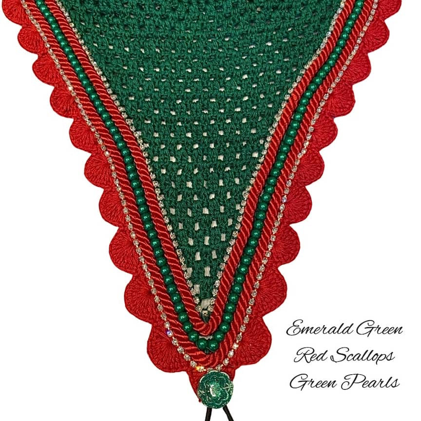 Tiedown Bonnets - Warmblood - Emerald Green Base/Red Scallops/2 Clear Bling/1 Green Pearl/2 Red Piping