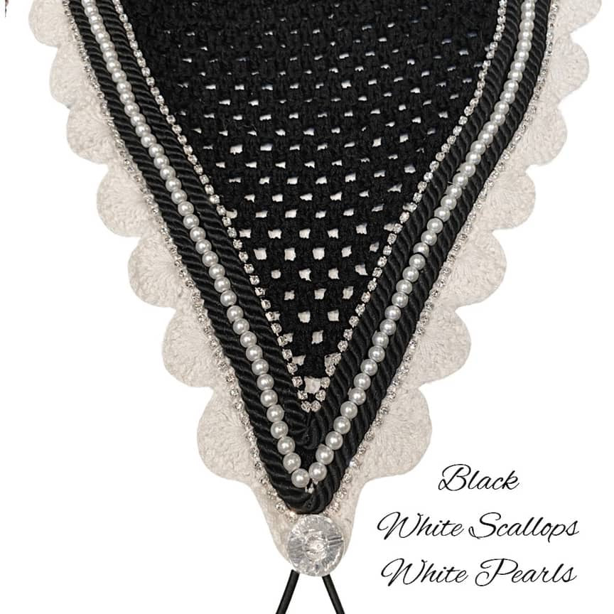 Tiedown Bonnets - Full - Black Base/White Scallops/2 Clear Bling/1 White Pearl/2 Black Piping