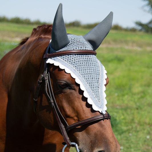 Soundproof - Tiedown Bonnets - Grey Base/White Scallops/2 Clear Bling/1 Grey Pearl/2 Grey Piping