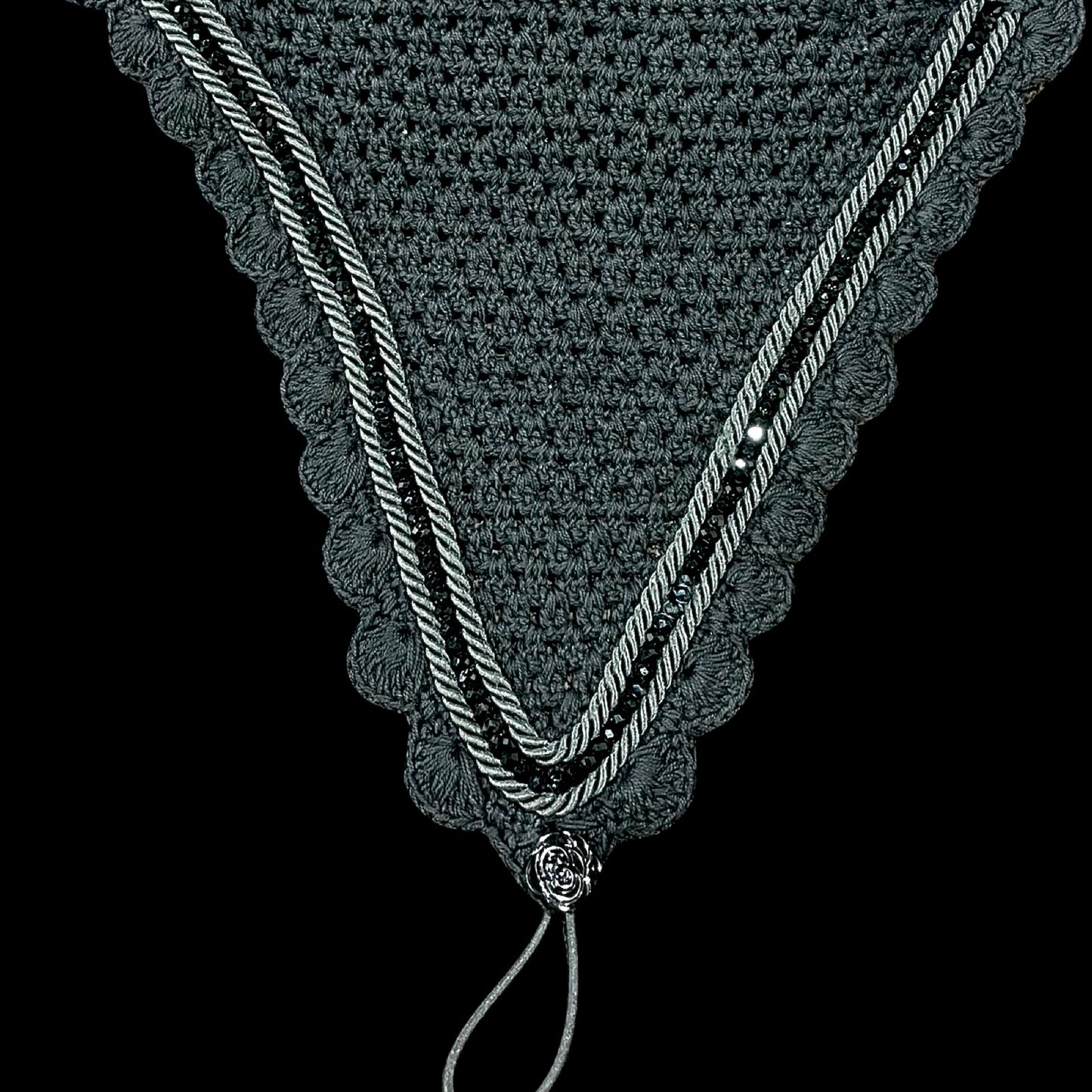 Tiedown Bonnets - Cob - Black Base/Black Scallops/1 Black Crystal/2 Black Piping